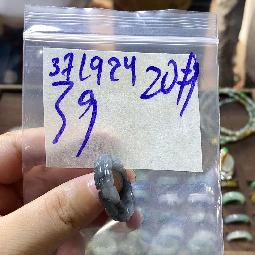 未镶嵌定制翡翠翡翠