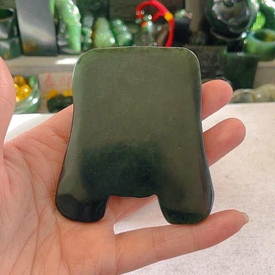 蛇纹石玉颈饰未镶嵌大***酱