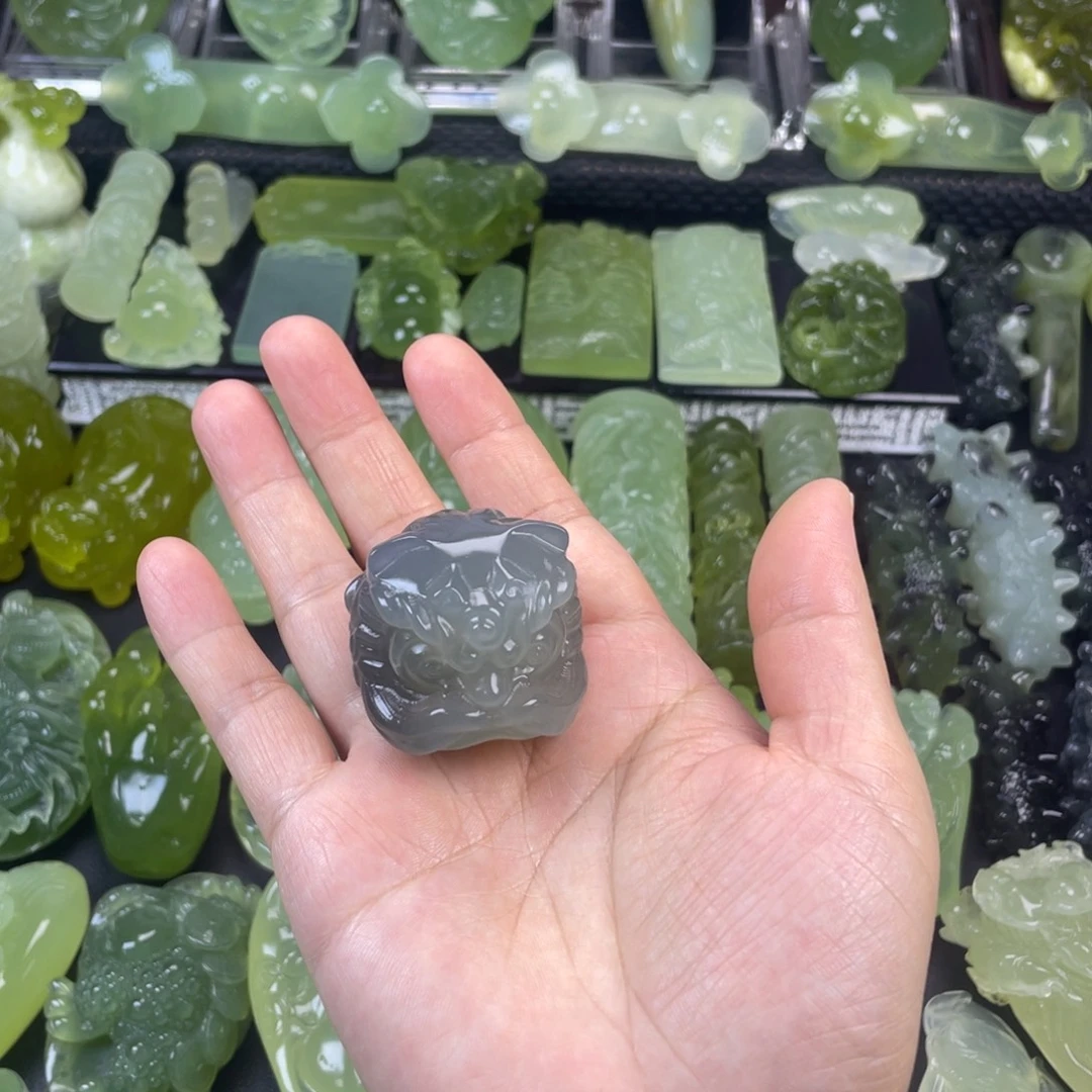 蛇纹石玉未镶嵌珠宝奇石