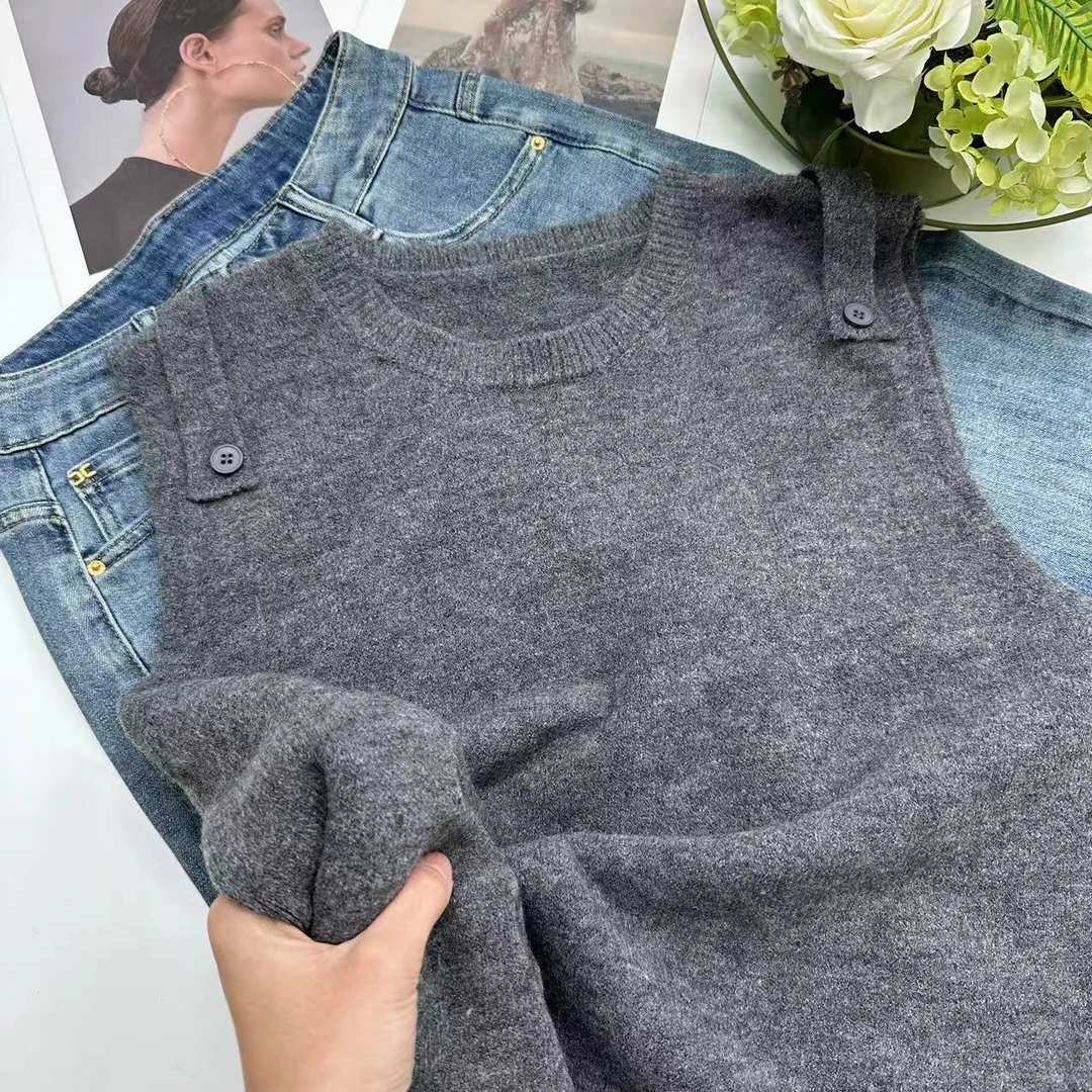 飞飞家 冬季新款马甲复古纽扣针织衫Y5289碳灰