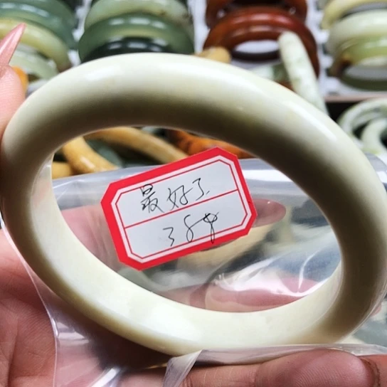 蛇纹石玉手镯未镶嵌S****了