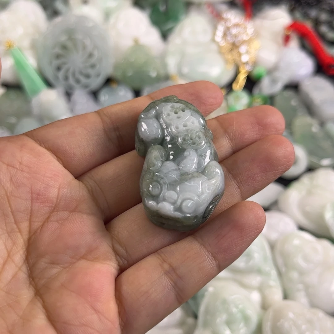 吊坠(不含链)未镶嵌翡翠瑕疵