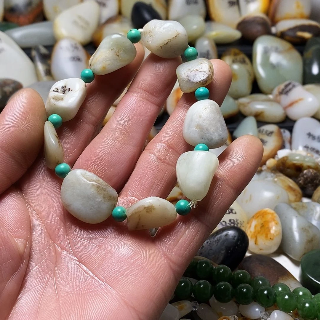 和田玉颈饰未镶嵌手串