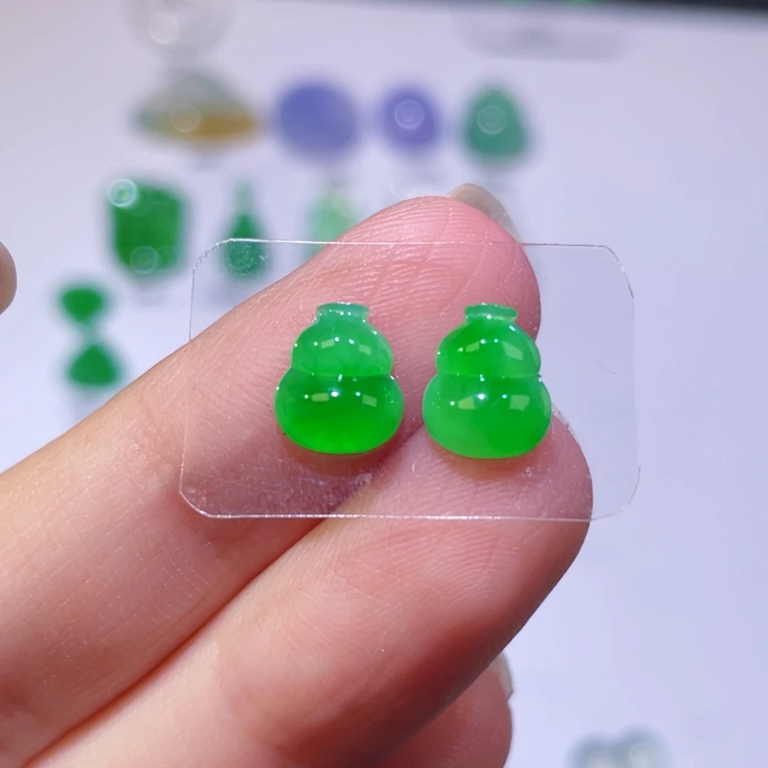 翡翠未镶嵌颈饰裸石