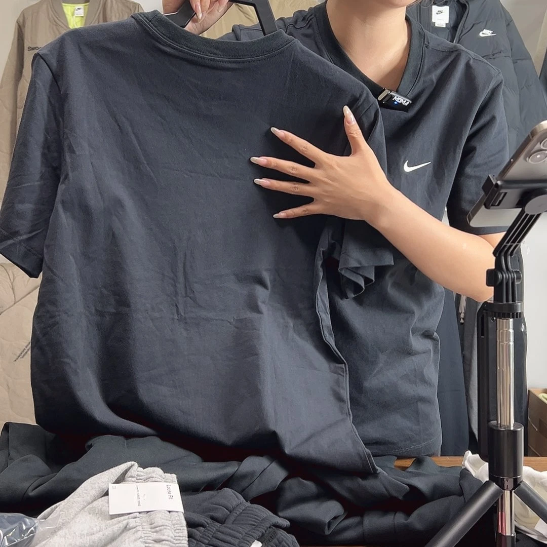 0508黑色短袖XL码不退换