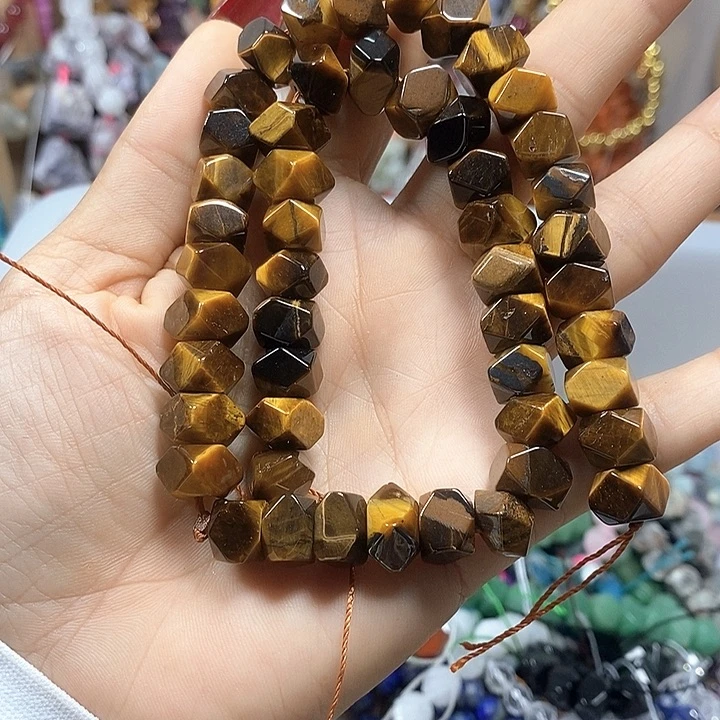 玛瑙/玉髓未镶嵌珠宝半成品天然黄虎冲角卡10mm