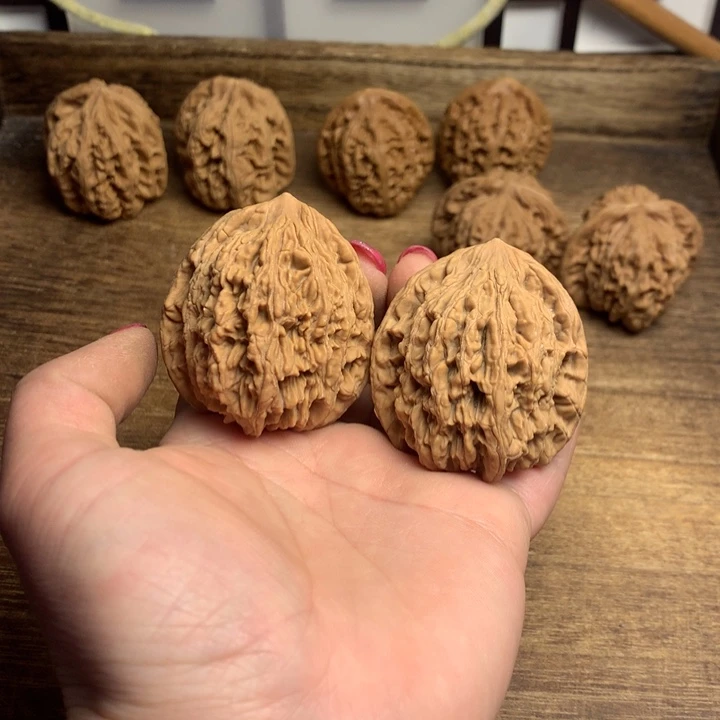 文玩核桃吊坠A***叶虎头