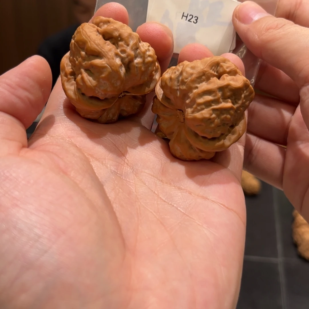 文玩核桃吊坠H23 开背蛙饼40尺