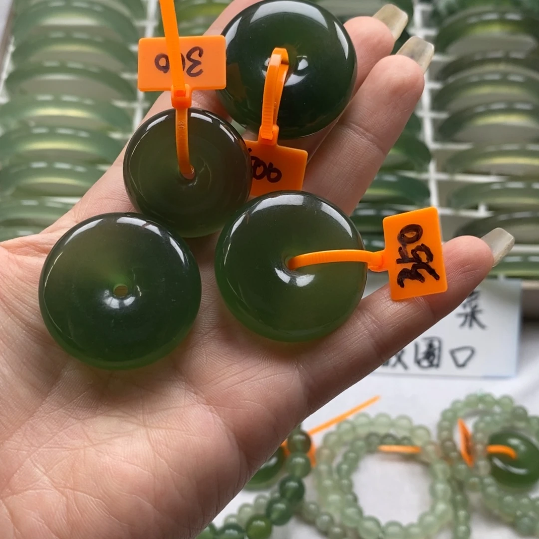 未镶嵌蛇纹石玉颈饰多样型发货
