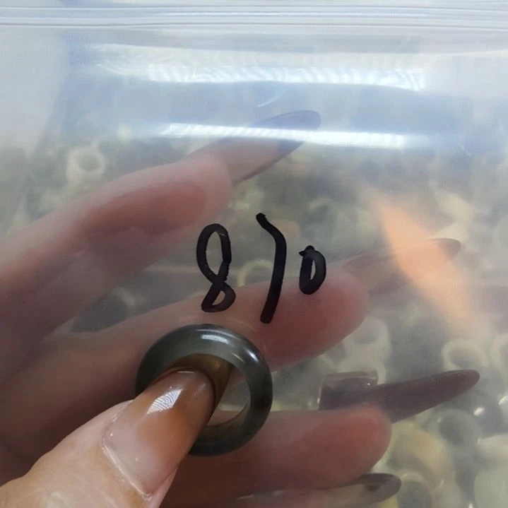 P***.蛇纹石玉未镶嵌戒圈