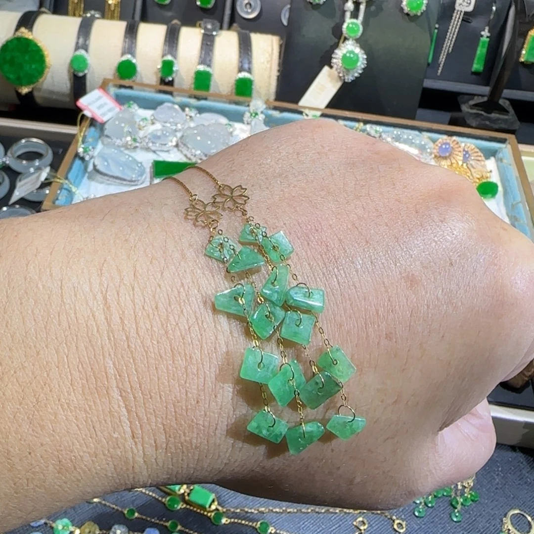 翡翠18K金镶嵌颈饰耳线