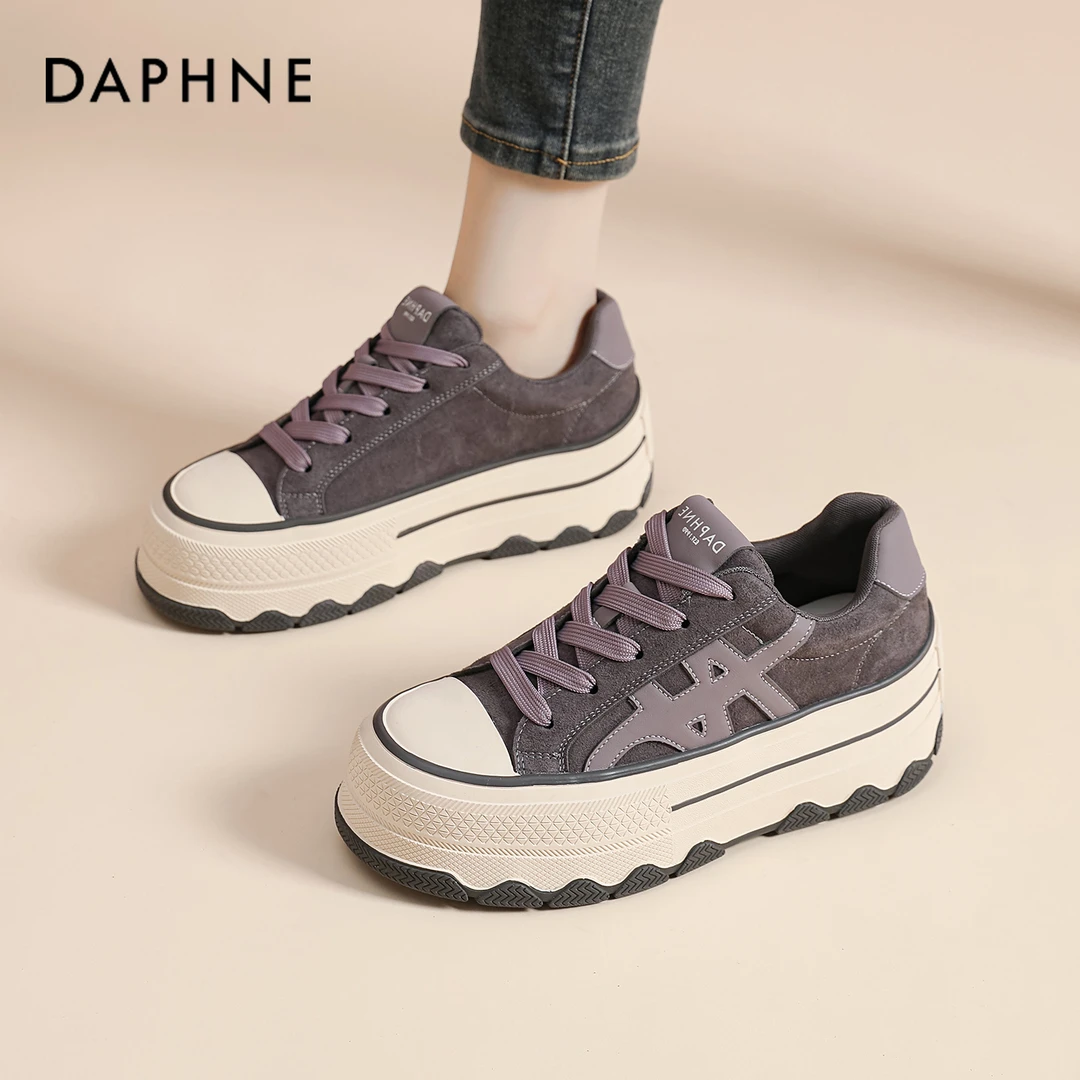 达芙妮厚底增高板鞋女款秋冬2025新款超火百搭松糕德训鞋休闲女鞋