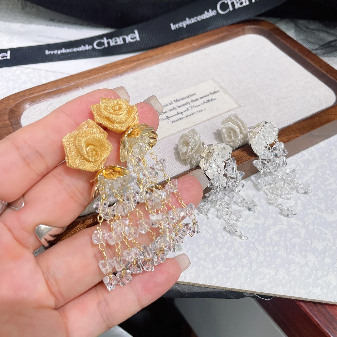 铜合金仿珍珠耳饰 金丝网状玫瑰花水晶流苏高级感显脸瘦耳饰025