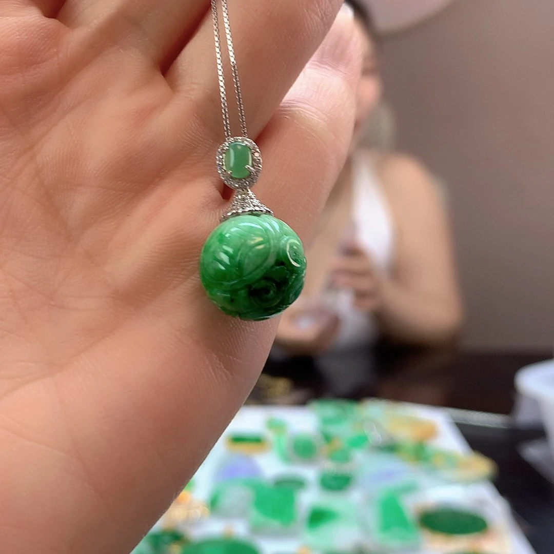 翡翠银S925镶嵌颈饰翡翠