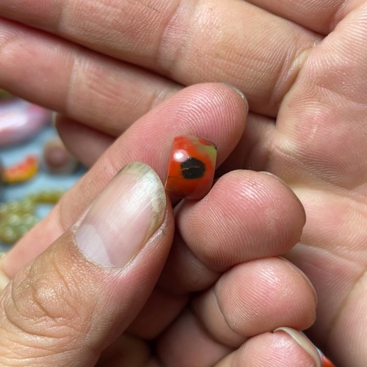 南红玛瑙未镶嵌手链