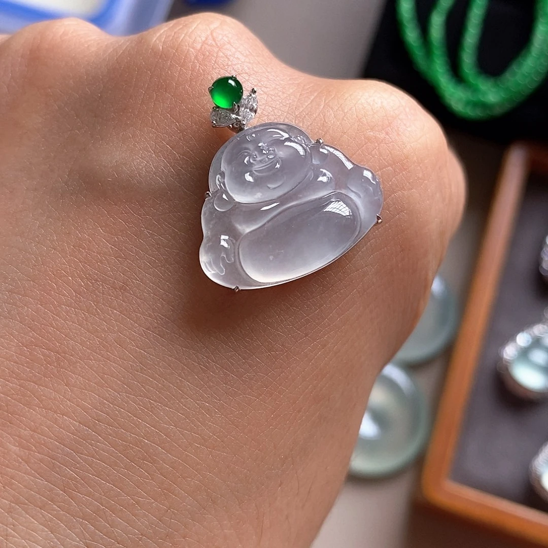 翡翠18K金镶嵌颈饰吊坠