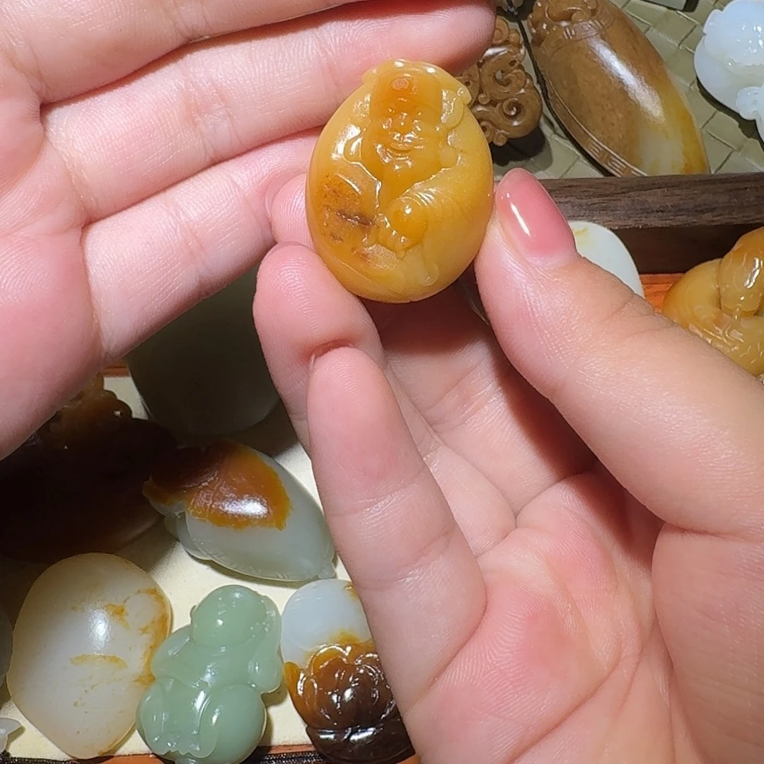 亮***剑颈饰未镶嵌和田玉