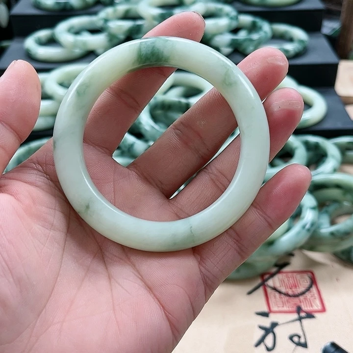 【闪购商品】透闪石-蛇纹石玉未镶嵌手镯啄*鸟