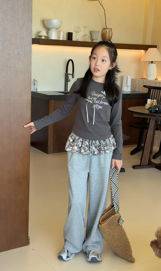泡妈童装  【钉珠蝴蝶结】秋季新款圆领简约儿童女童小板T恤25206