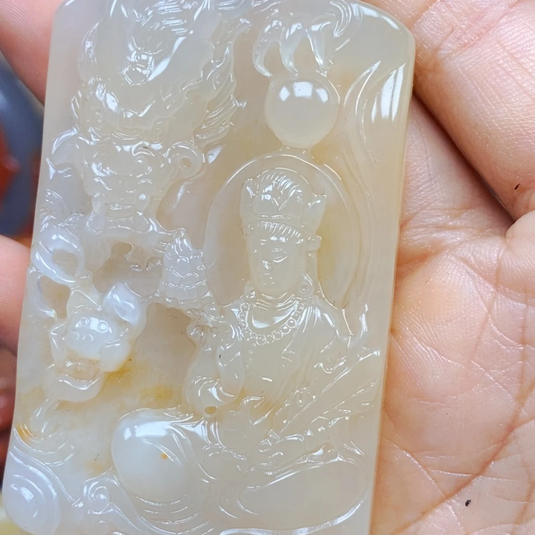 石英质玉（黄龙玉）未镶嵌颈饰