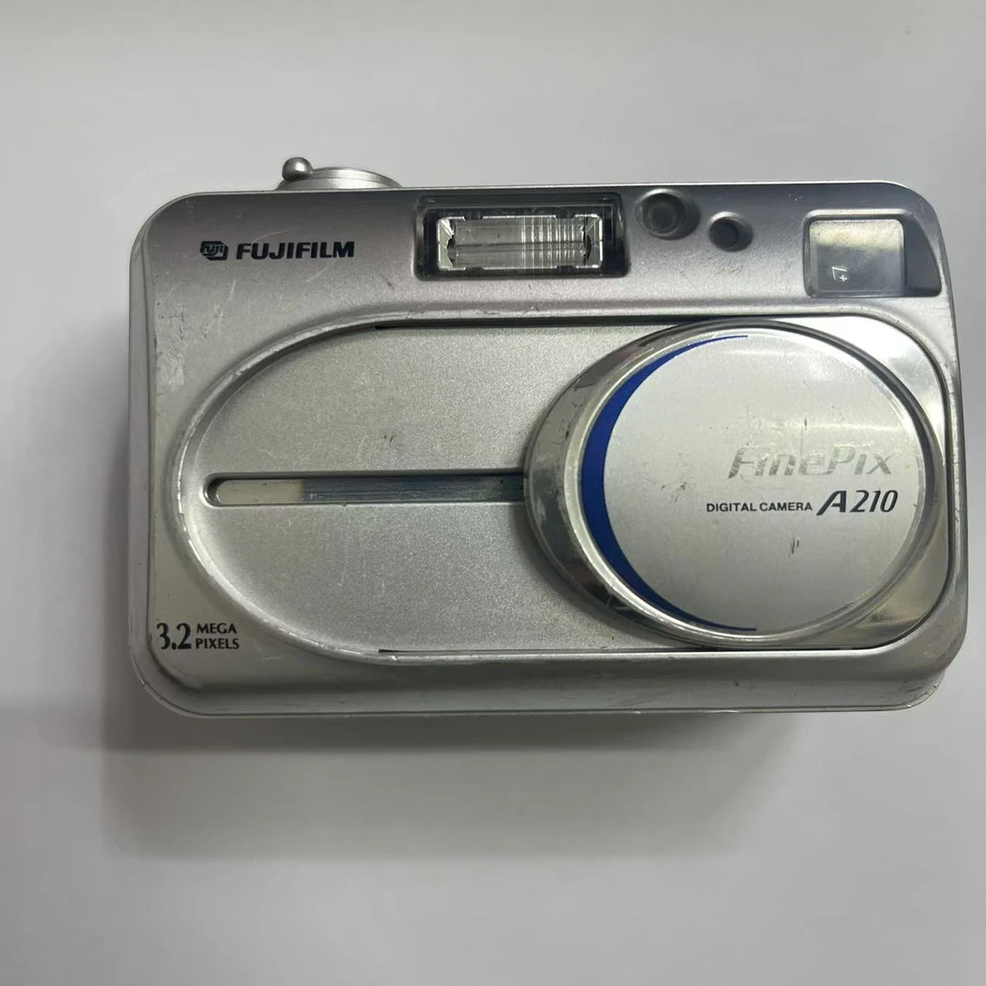 9新 Fujifilm/富士 富士A210 无卡5号电池2节自备 品相差