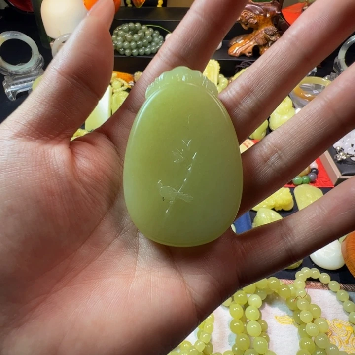 和田玉（黄玉）颈饰未镶嵌