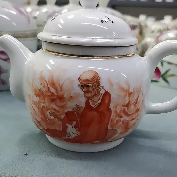 壶大*风人物侧把壶一只