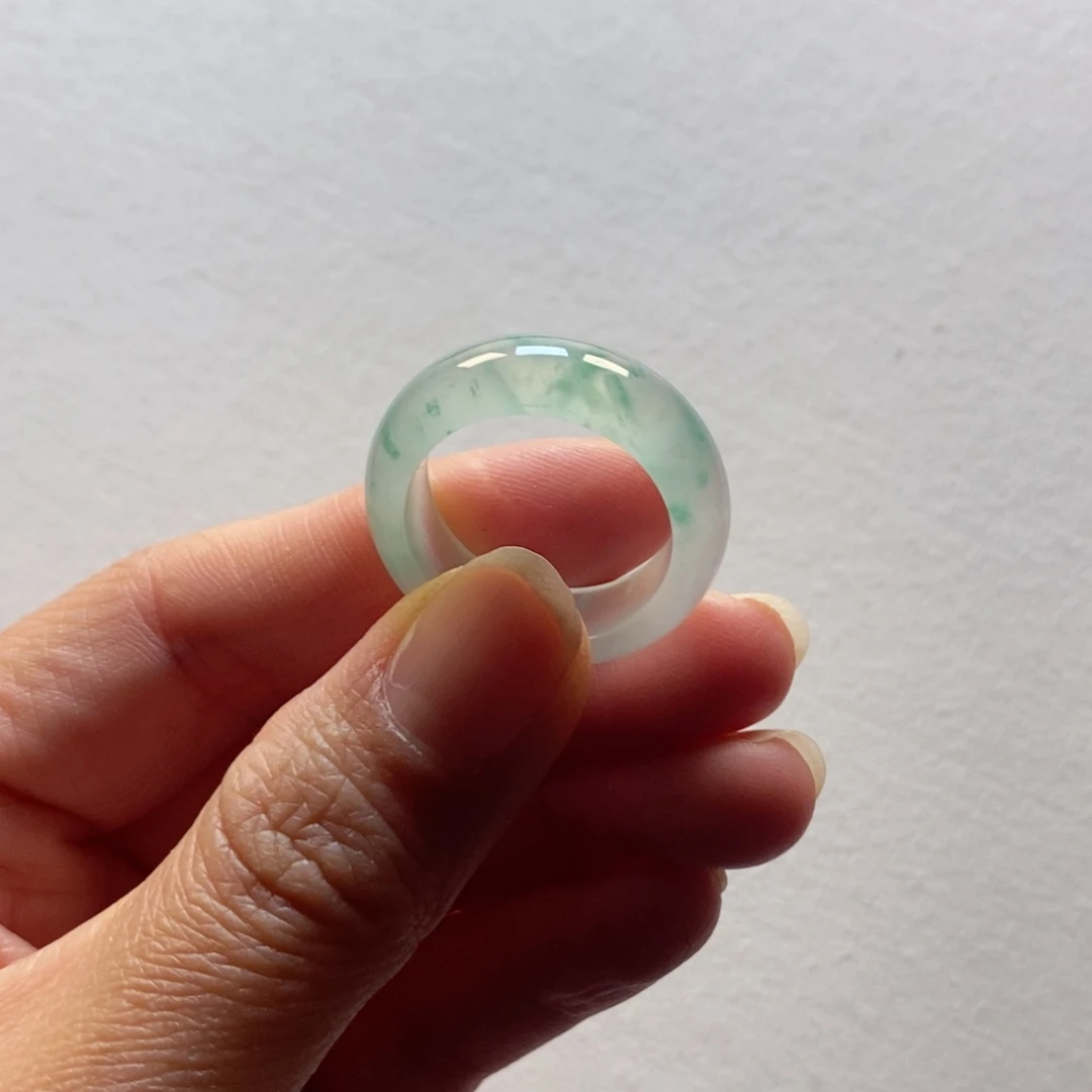 石英质玉戒指未镶嵌沛**?