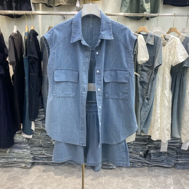 蓝色韩版休闲洋气套装女士2025夏季新款设计感无袖衬衫短裤两件套