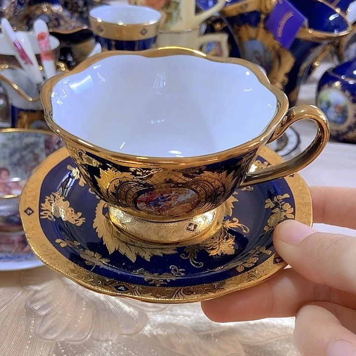 瓷片微瑕……………………………………花金