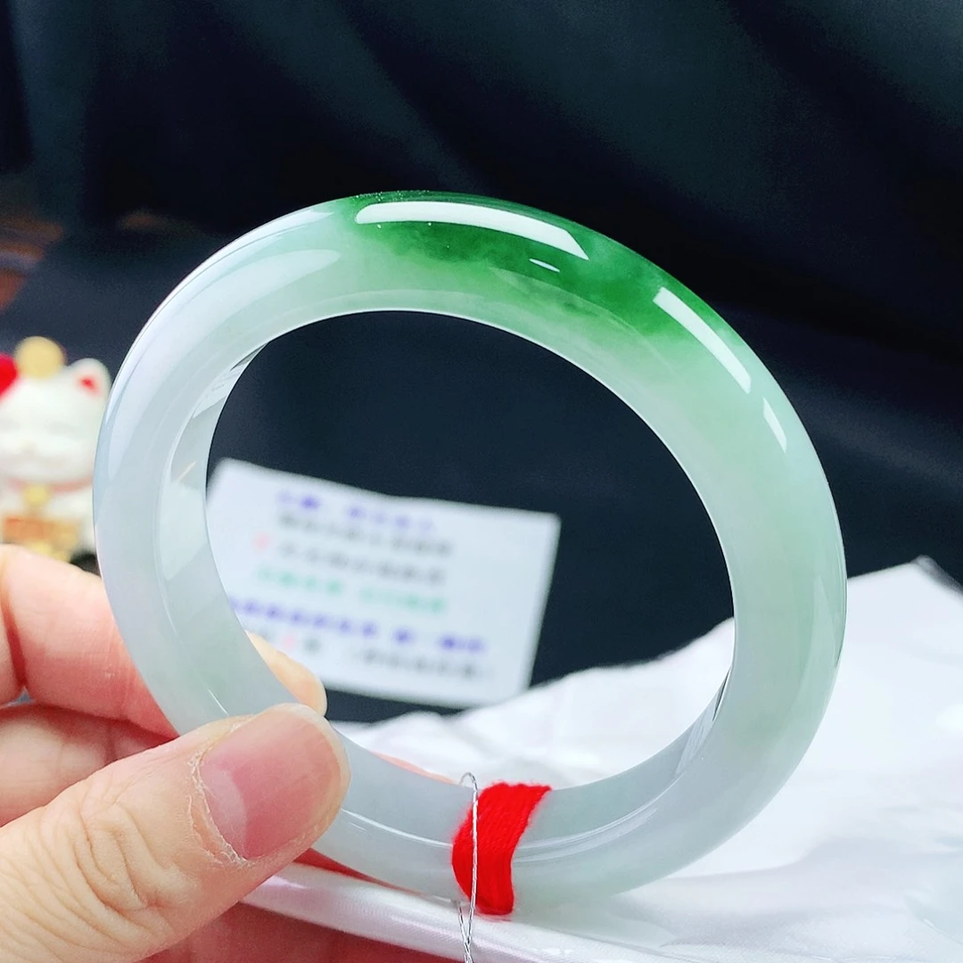 翡翠手镯未镶嵌58圈