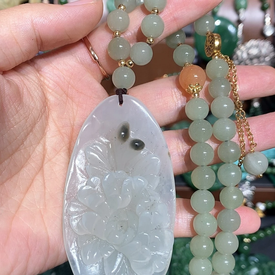 颈饰未镶嵌和田玉（碧玉）