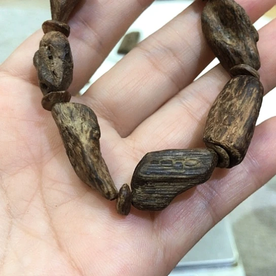 沉香手串小****薇沉香手串