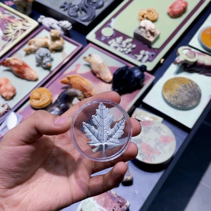 枫叶足银放福利精品