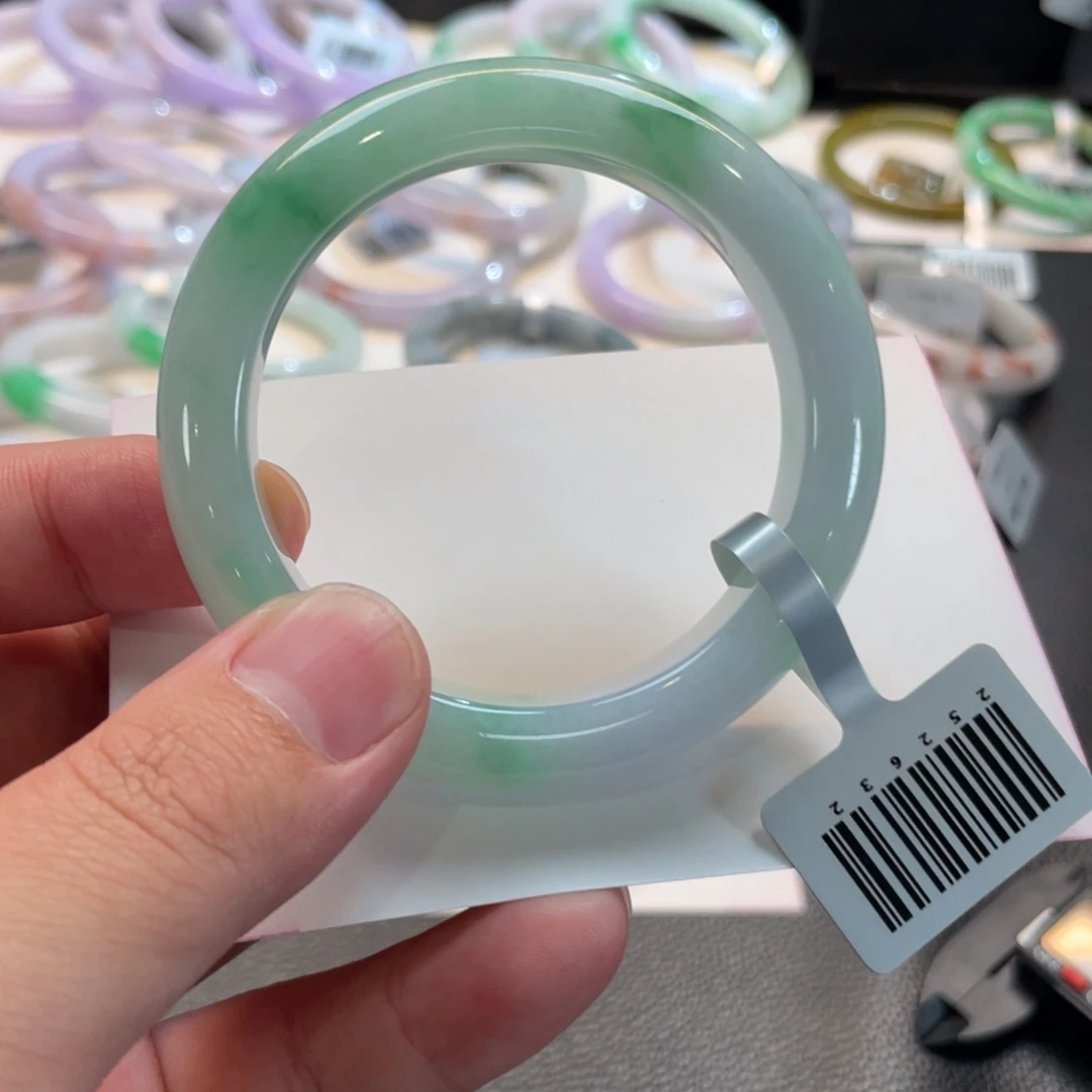 翡翠未镶嵌手镯119号 53.5正圈 有纹