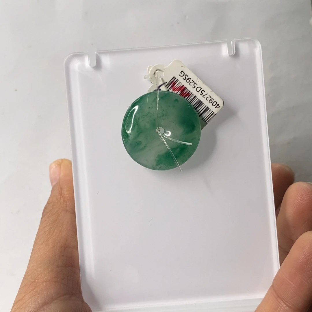 石英质玉未镶嵌颈饰