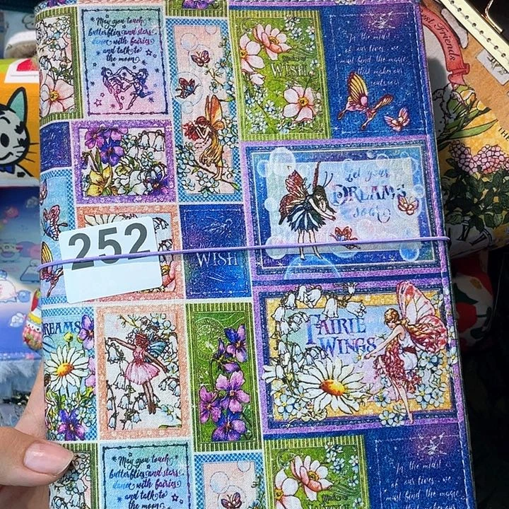 织绣小*蓝a5活页不加纸。     252