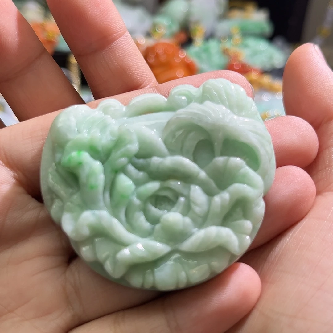 颈饰未镶嵌翡翠待编织