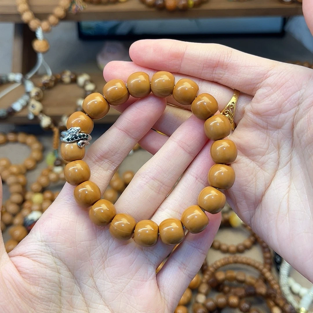 猴头核桃手串宏****）搭配小蛇