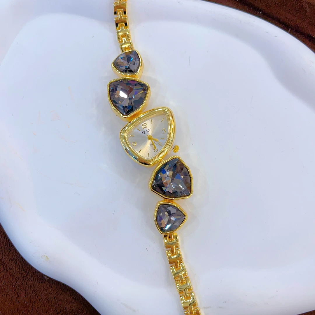 1618新款手表爆款白搭时尚金色钛钢