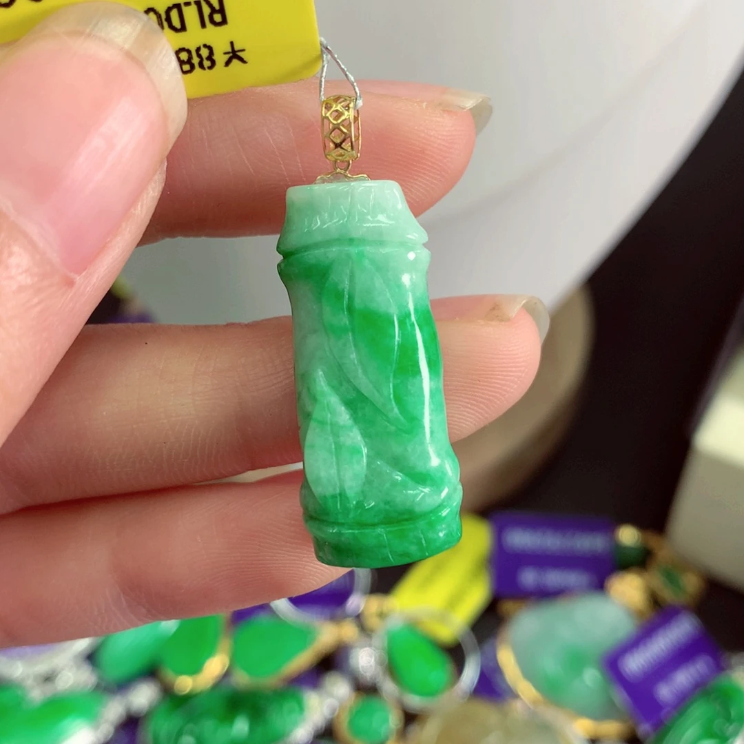 吊坠(不含链)18K金镶嵌翡翠