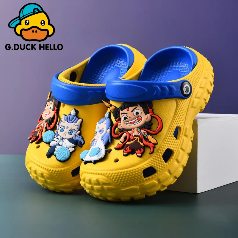 小黄鸭哪吒儿童凉拖鞋夏季新款卡通男童洞洞鞋防滑外穿男孩中大童