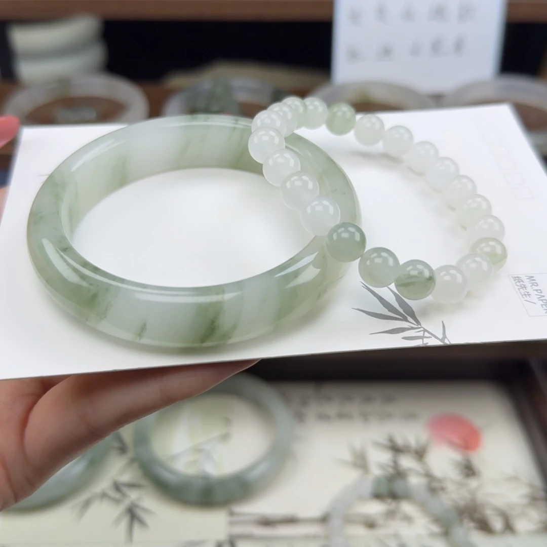 b***o石英质玉（天山翠）未镶嵌手镯