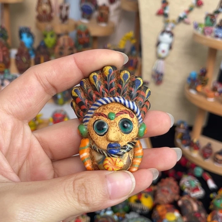 29 腓尼基琉璃娃娃1只