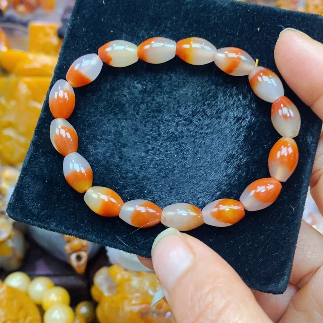 未镶嵌石英质玉（黄龙玉）颈饰