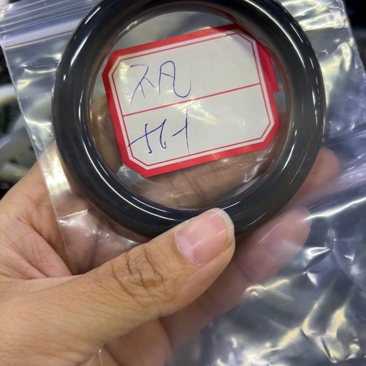 不***七蛇纹石玉合金手镯