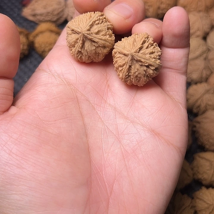 文玩核桃吊坠四棱