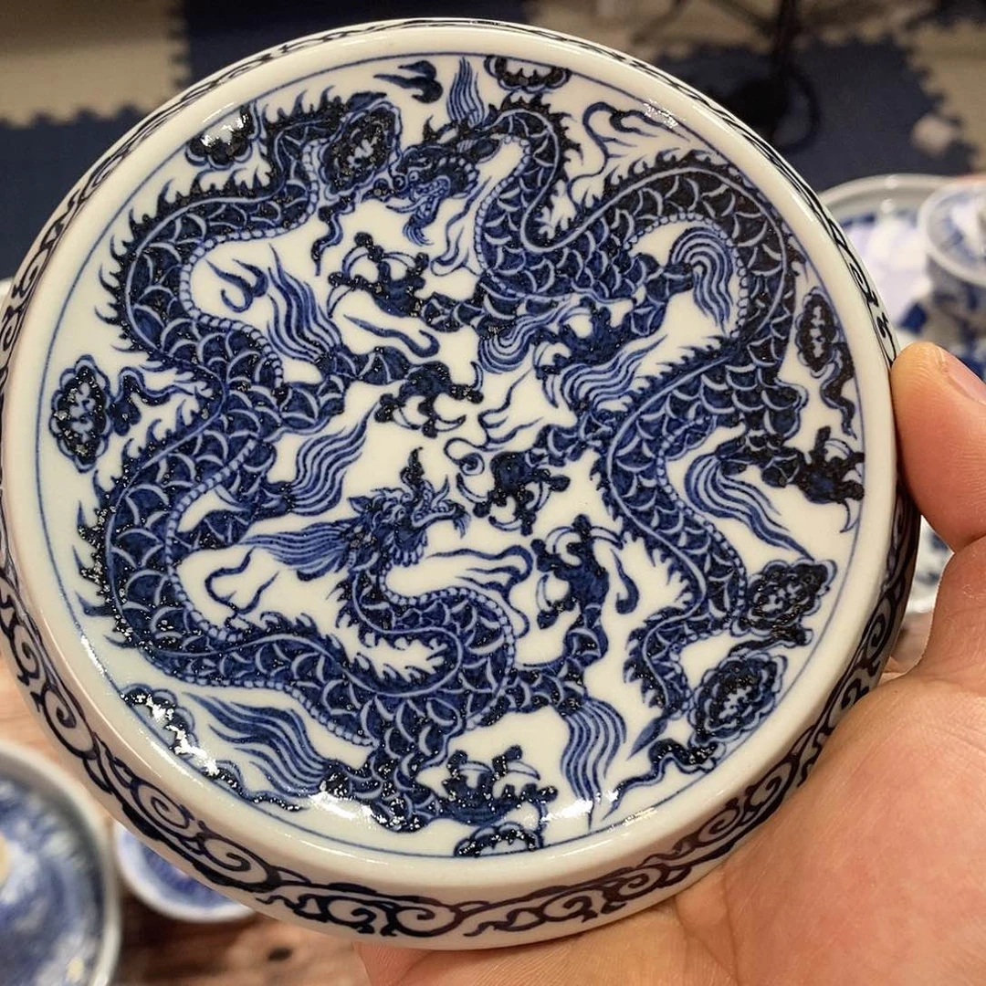 站**蹬双龙大盖置 直径：13c m