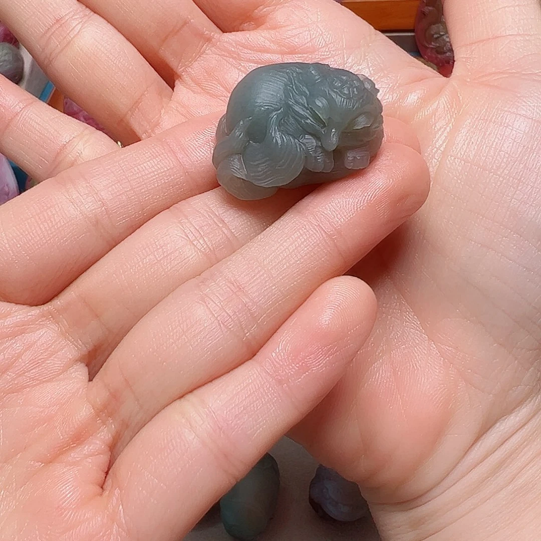 未镶嵌定制石英质玉（盐源）爱****哥