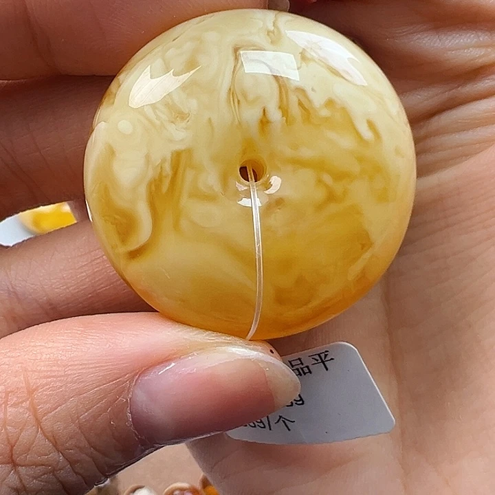 蜜蜡未镶嵌珠宝奇石